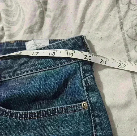 Lee plus size mid rise denim shorts! - Picture 4 of 5